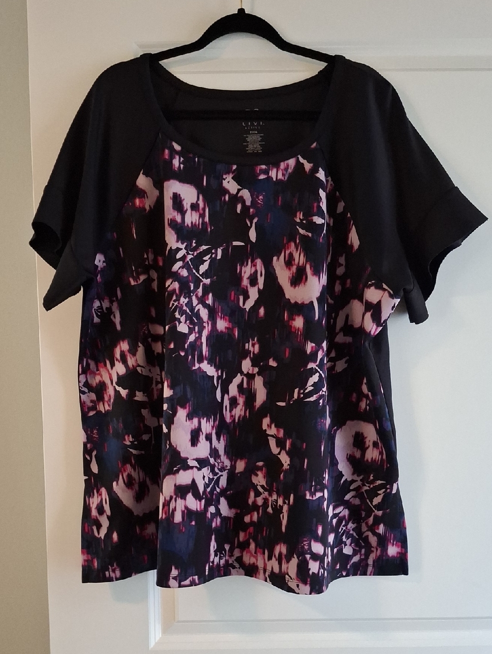 Livi Active Black and Pink Patterned Blouse